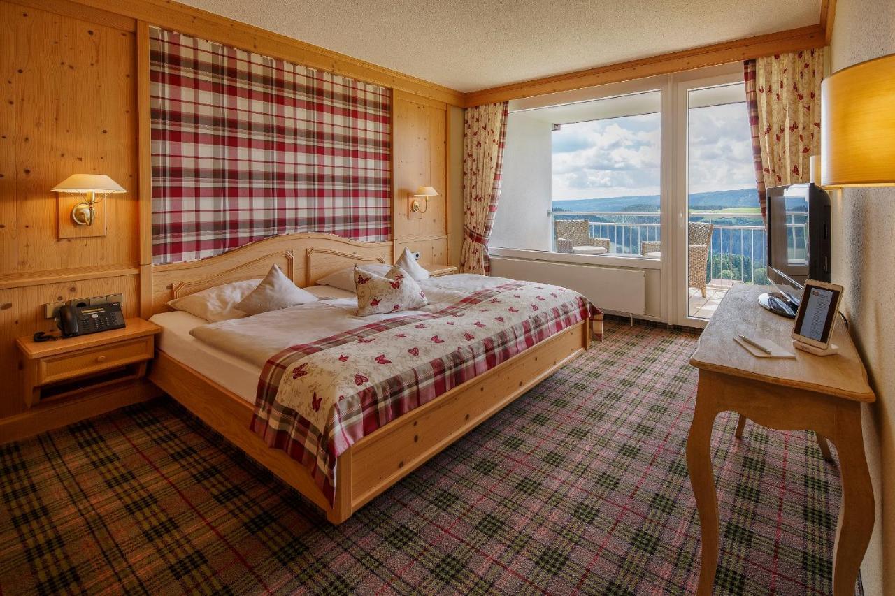 Saigerhoeh Wellness Golf Wandern Ueber Dem Titisee