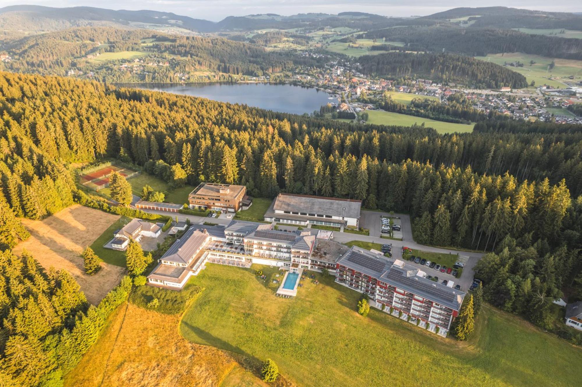 Saigerhoeh Wellness Golf Wandern Ueber Dem Titisee