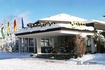 Saigerhoeh Wellness Golf Wandern Ueber Dem Titisee Hotel 4*
