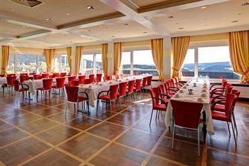 Saigerhoeh Wellness Golf Wandern Ueber Dem Titisee Hotel