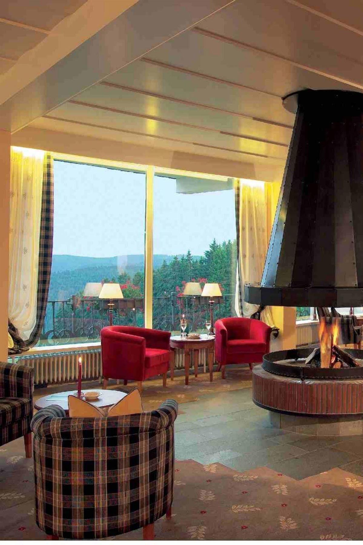 Saigerhoeh Wellness Golf Wandern Ueber Dem Titisee