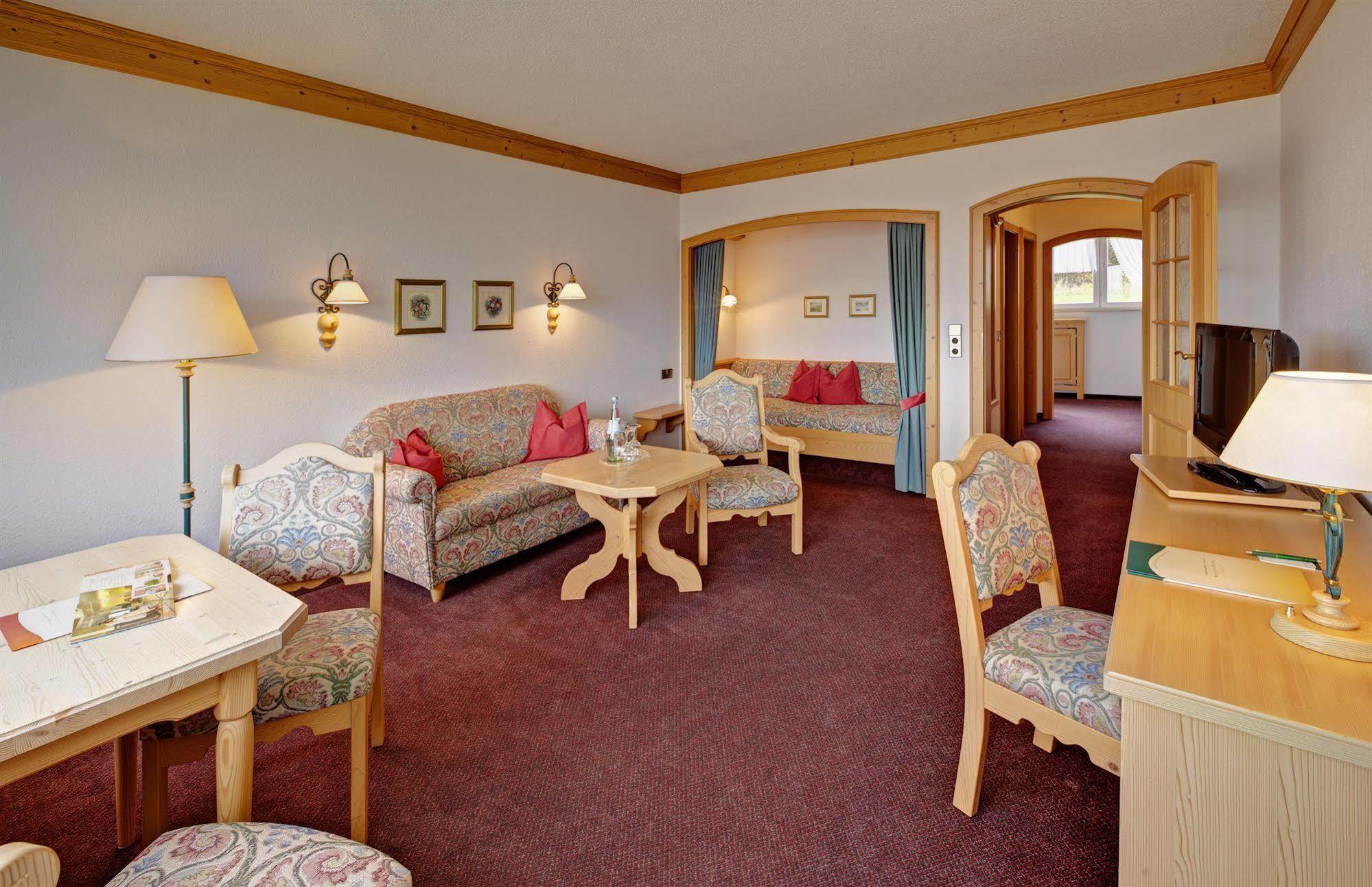 Saigerhoeh Wellness Golf Wandern Ueber Dem Titisee